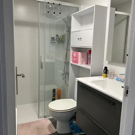 Comme Chez Vous Troisieme Etages Sans Ascenseur Equipe Climatisation Διαμέρισμα