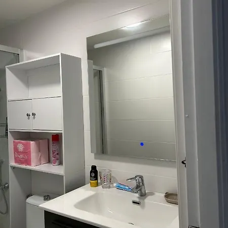 Apartment Comme Chez Vous Troisieme Etages Sans Ascenseur Equipe Climatisation Et Linge De Maison Inclus *