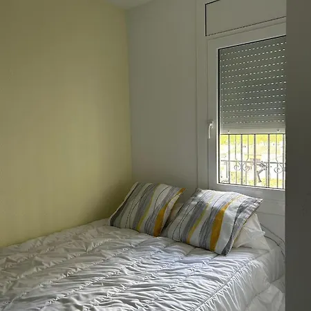 Apartment Comme Chez Vous Troisieme Etages Sans Ascenseur Equipe Climatisation Et Linge De Maison Inclus Empuriabrava