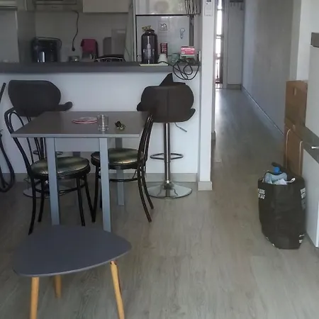 Comme Chez Vous Troisieme Etages Sans Ascenseur Equipe Climatisation